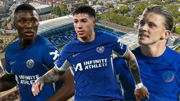 Moisés Caicedo, Enzo Fernández y Conor Gallagher en Stamford Bridge (Foto tomada de: Wikipedia/Chelsea/Independent/Goal)