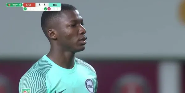 Moisés Caicedo fue víctima del mal estado de las canchas