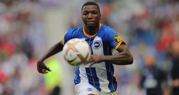 Moisés Caicedo hizo una gran recuperación, pero el árbitro lo afectó