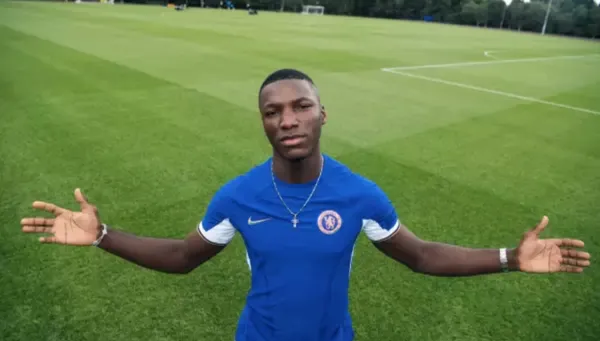 Moisés Caicedo jugador ecuatoriano