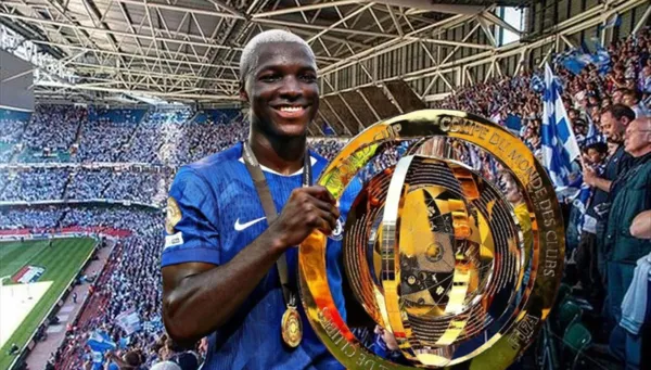 Moisés Caicedo jugador ecuatoriano