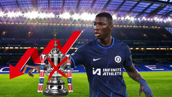 Moisés Caicedo señalando, trofeo de la FA Cup. Foto tomada de: La hora de la Premier/Chelsea