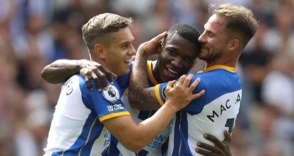 Moisés Caicedo tuvo la mala influencia de uno de sus compañeros