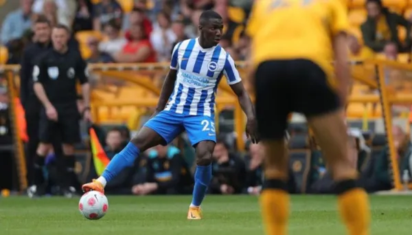 Moisés Caicedo volvió a ser titular en el Brighton y sus compañeros reconocen su buen nivel