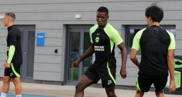 Moisés Caicedo y lo que le dieron en Brighton, mientras que a Mitoma le regalaron un carro de lujo