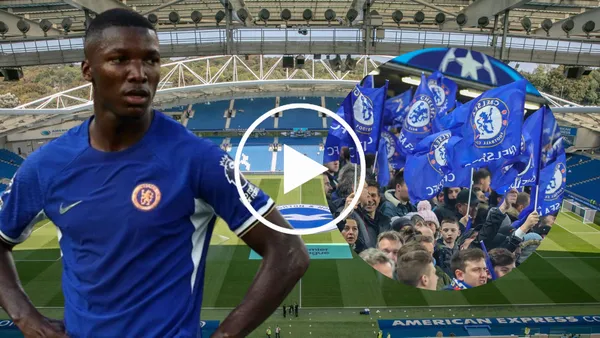 Moisés Caicedo y los hinchas del Chelsea en Falmer Stadium (Foto tomada de: D10/Chelsea/Live)