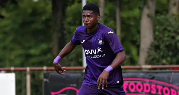 Nilson Angulo se sigue ganando su puesto en Anderlecht de Bélgica donde cada vez tiene más minutos en cancha
