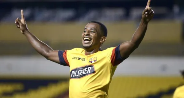 Nixon Molina regaló el balón que terminó en el gol de la victoria de Gualaceo sobre Barcelona SC y esto hizo Célico