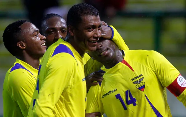 Oswaldo Minda, quien jugó en Barcelona SC, salió en defensa del ex Manchester United por ser criticado tras su retorno al país