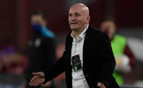 Pablo Repetto no aprende de los errores y confirmó una alineación con falencias