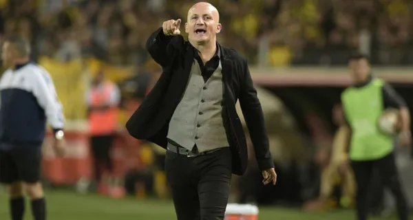 Pablo Repetto no ha logrado encontrar un rumbo para Liga de Quito y en Liga Pro está eliminado mientras que corre mucho riesgo en Copa Libertadores. Ahora en tema de jugadores también tiene sus mimados