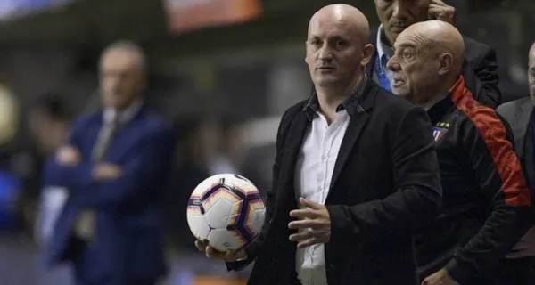 Pablo Repetto no pierde la esperanza de poder quedarse por seis meses más en Liga de Quito y presentó una estrategia a la directiva con varios cambios