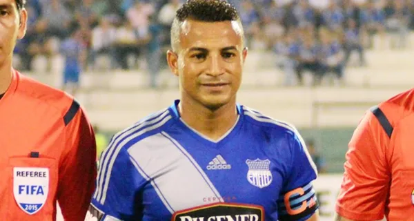 Pedro Quiñónez todavía no le pone fin a su carrera y ahora aporta su experiencia en Segunda Categoría. Mira cómo luce tras retomar la actividad deportiva