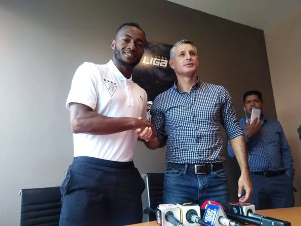 Perlaza inició su temporada con LDU y Antonio Valencia