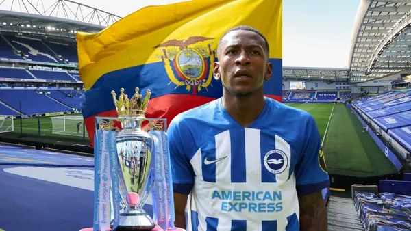 Pervis Estupiñán atento, trofeo de la Premier League y Bandera Ecuador. Foto tomada de: Brighton/Premier League