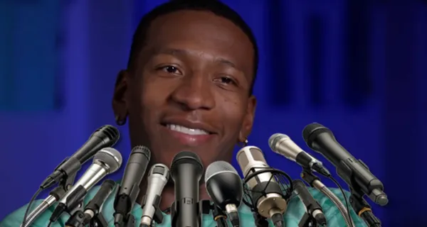 Pervis Estupiñán dio una entrevista en el canal del Brighton y ante las preguntas en inglés, mira cómo respondió el ecuatoriano