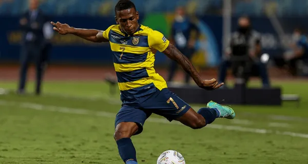 Pervis Estupiñán es uno de los jugadores más criticados en la Selección Ecuatoriana pese a ello sus estadísticas hablan por sí solas y llegó a ser destacado por la propia Conmebol