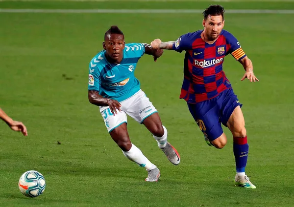 Pervis Estupiñán está recuperado y podrá ser tomado en cuenta para el partido contra el FC Barcelona