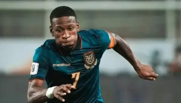 Pervis Estupiñán jugador del AC Milan