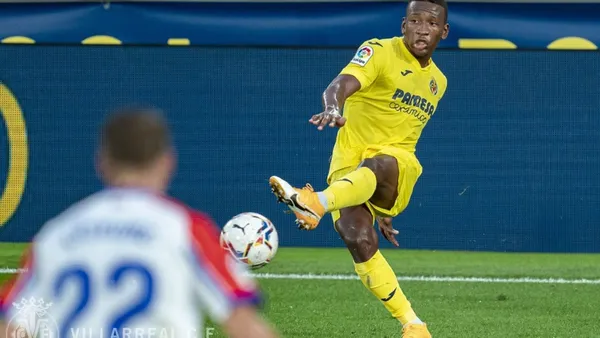 Pervis Estupiñán se hace notar en los entrenamientos de Villarreal con el objetivo de ser tomado en cuenta para jugar la final de UEFA Europa League, ante Manchester United