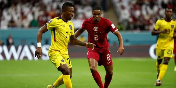 Pervis Estupiñán tenían un mensaje en su muñeca del que pocos se percataron