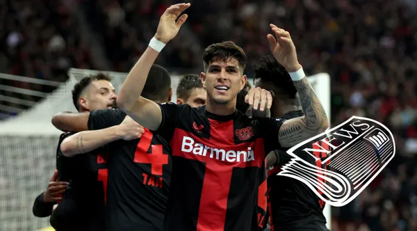Piero Hincapié con la camiseta del Bayer Leverkusen celebrando. FOTO: 'X'