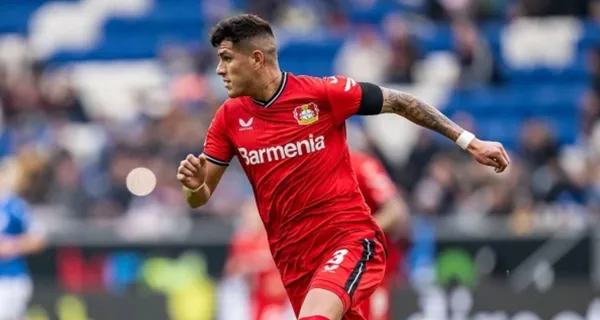 Piero Hincapié es quien sostiene a la defensa del Bayer Leverkusen y esta vez fue en Europa League