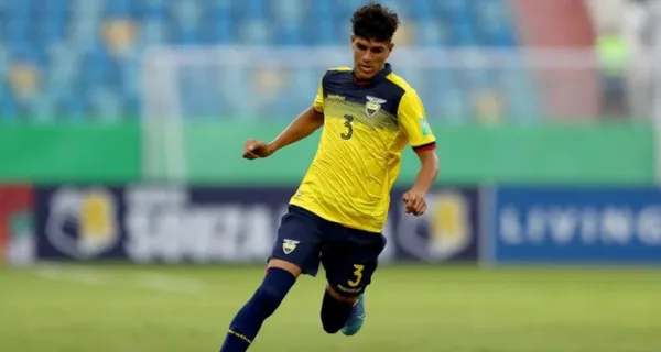 Piero Hincapié ha logrado resaltar en el fútbol argentino y sueña con poder formar parte de la selección ecuatoriana. Mira el jugador que puede salir de la convocatoria de Gustavo Alfaro