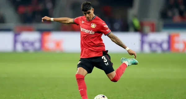 Piero Hincapié hizo ver mal a este jugador que vale 70 millones de dólares