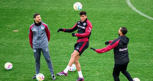 Piero Hincapié le hizo saber a Xabi Alonso que quiere cambiar de equipo