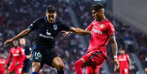 Piero Hincapié quedó oficialmente fuera de competencia en la UEFA Champions League