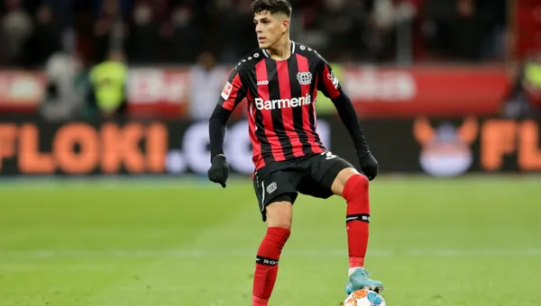 Piero Hincapié se llevó los aplausos a pesar de que el Bayer Leverkusen fue goleado