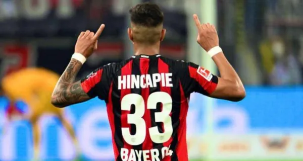 Piero Hincapié sigue dando que hablar con el Bayer Leverkusen en la Bundesliga