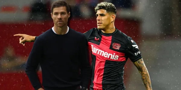 Piero Hincapié volvió a las canchas con el Bayer Leverkusen, en la Europa League, y Xabi Alonso cuidó que su jugador vuelva con confianza