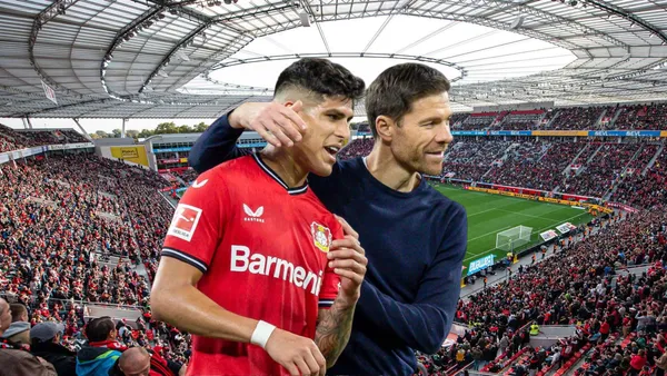 Piero Hincapié y Xabi Alonso contentos por la victoria del Bayer Leverkusen