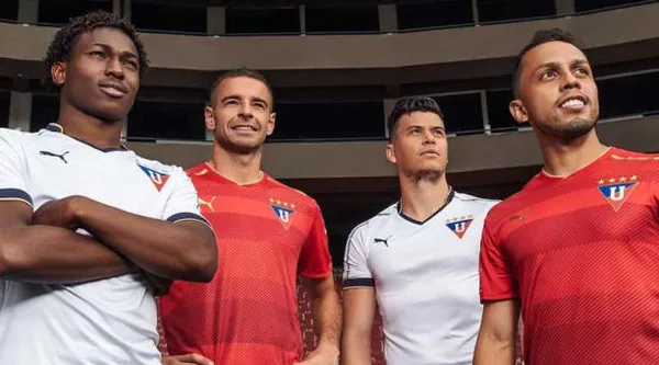 Por medio de sus cuentas oficiales