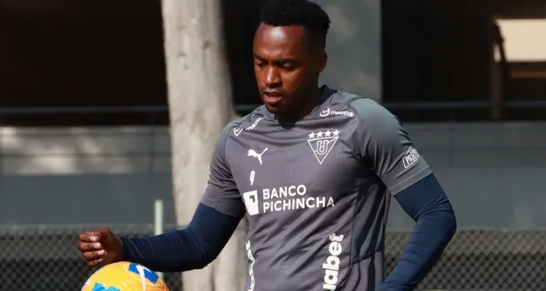 Renato Ibarra finalmente tuvo sus primeros minutos con Liga de Quito, luego de pasar varios meses sin actividad deportiva