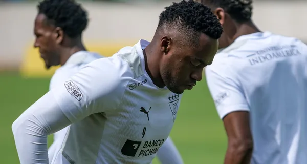 Renato Ibarra no se llevó los mejores comentarios por su partido en Colombia y le dijeron que estaba pasado de peso, pero esto hizo