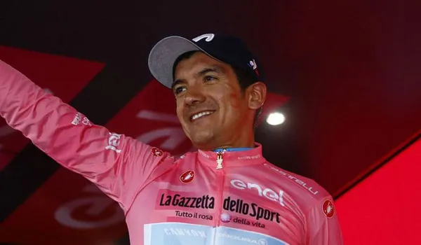Richard Carapaz recuperó el liderato de la vuelta a España