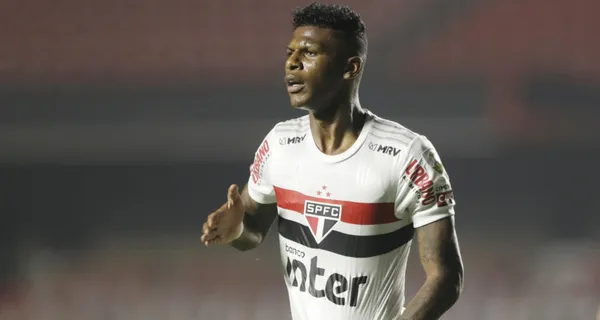 Robert Arboleda rompió todos los protocolos de seguridad al irse de fiesta y el equipo de Sao Paulo decidió darle una sanción económica