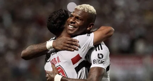 Robert Arboleda sigue en racha de cara al gol y ya no solo se encarga de defender