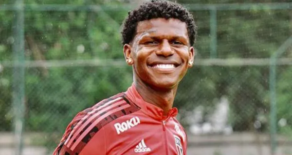 Robert Arboleda tiene la ilusión de poder jugar en este equipo grande de Ecuador y le abrirían las puertas de par en par