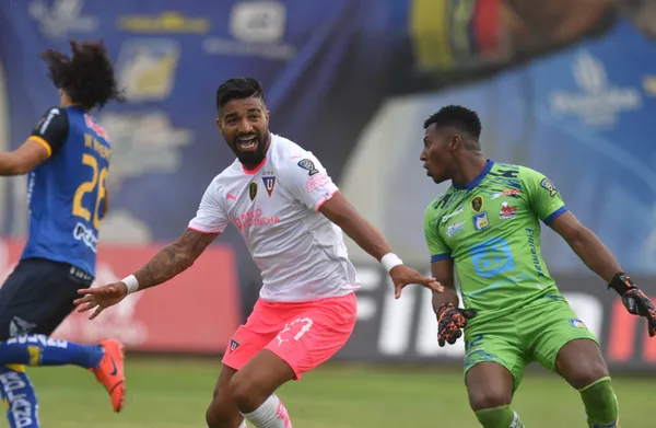 Rodrigo Aguirre es un jugador cotizado, dice Esteban Paz