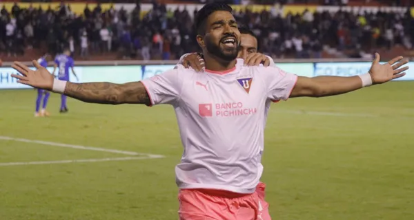 Rodrigo Aguirre la está pasando bien en Necaxa de México, lo que le permite darse ciertos lujos al estilo de Cristiano Ronaldo