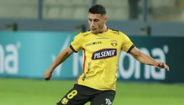 Se encienden las alarmas por la fuerte falta que casi rompe a Emmanuel Martínez