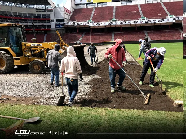 Se ha notado una mejora en el gramado del Estadio Rodrigo Paz, pero la directiva de Liga de Quito tuvo que invertir mucho dinero