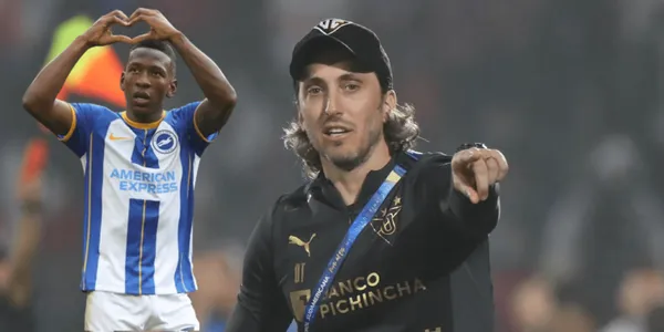 Seleccionado ecuatoriano felicitó al argentino por un nuevo título.