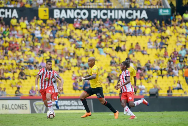 Técnico Universitario venció en Guayaquil a Barcelona SC