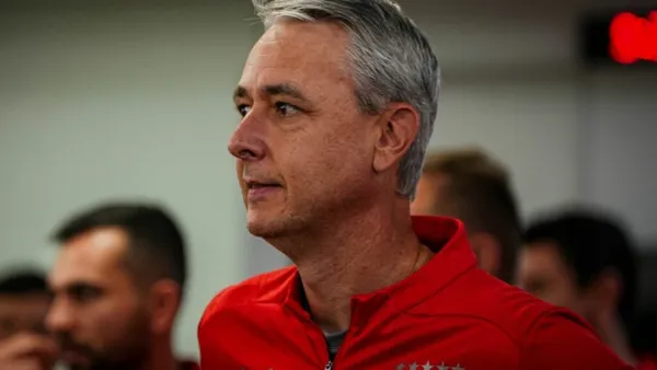 Tiago Nunes entrenador de Liga de Quito