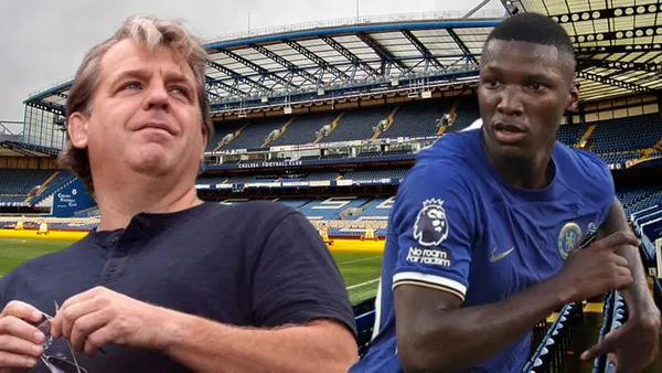 Todd Boehly y Moisés Caicedo en Stamford Bridge (Foto tomada de: Wikipedia/Marca/Chelsea)